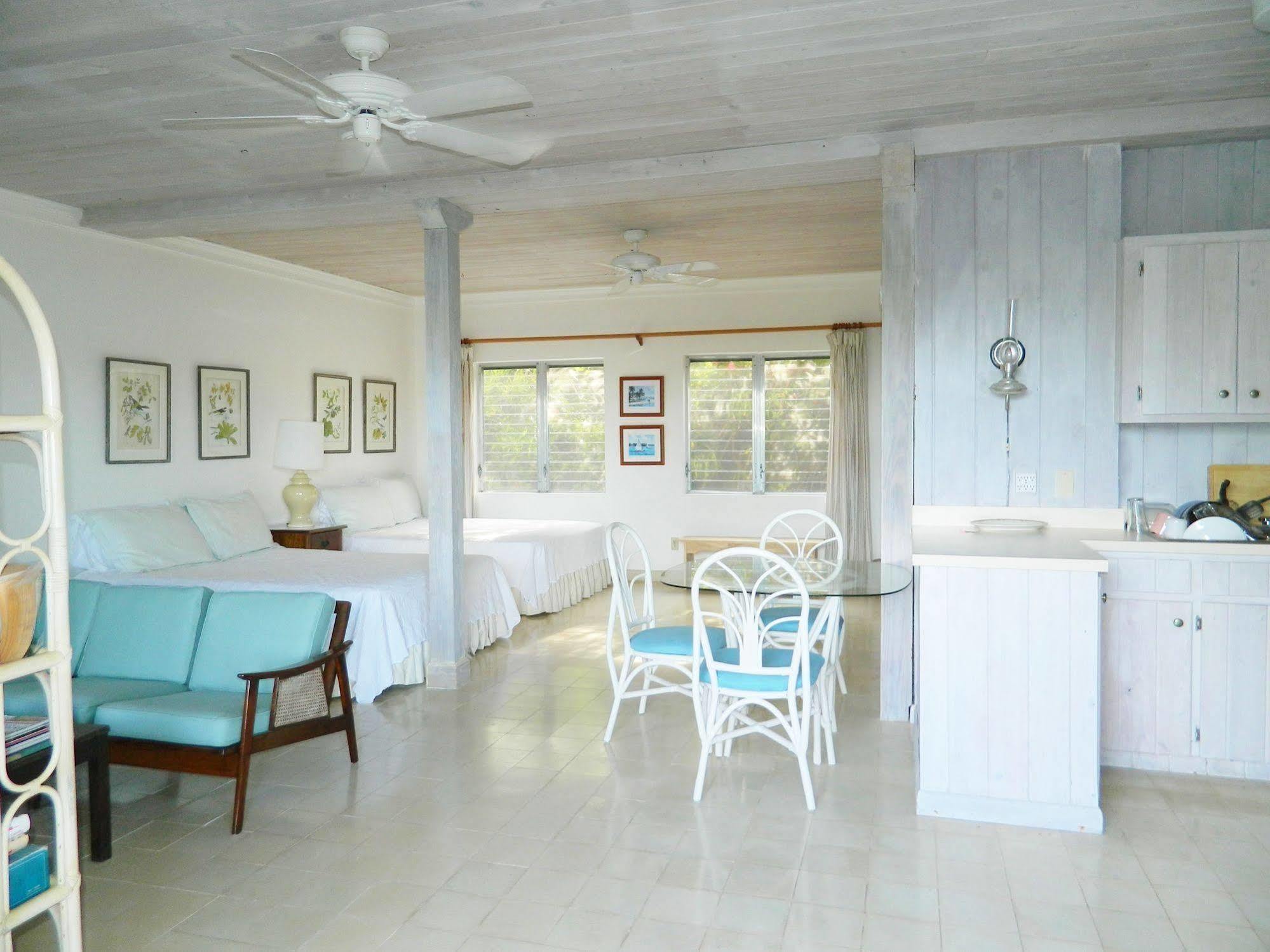 Hotel Regatta Point George Town Esterno foto