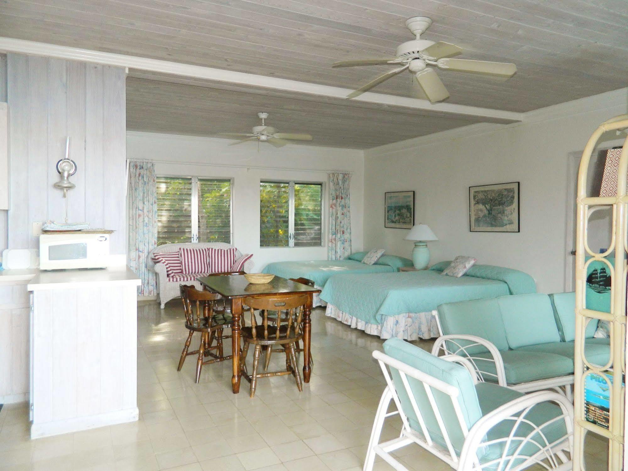 Hotel Regatta Point George Town Esterno foto