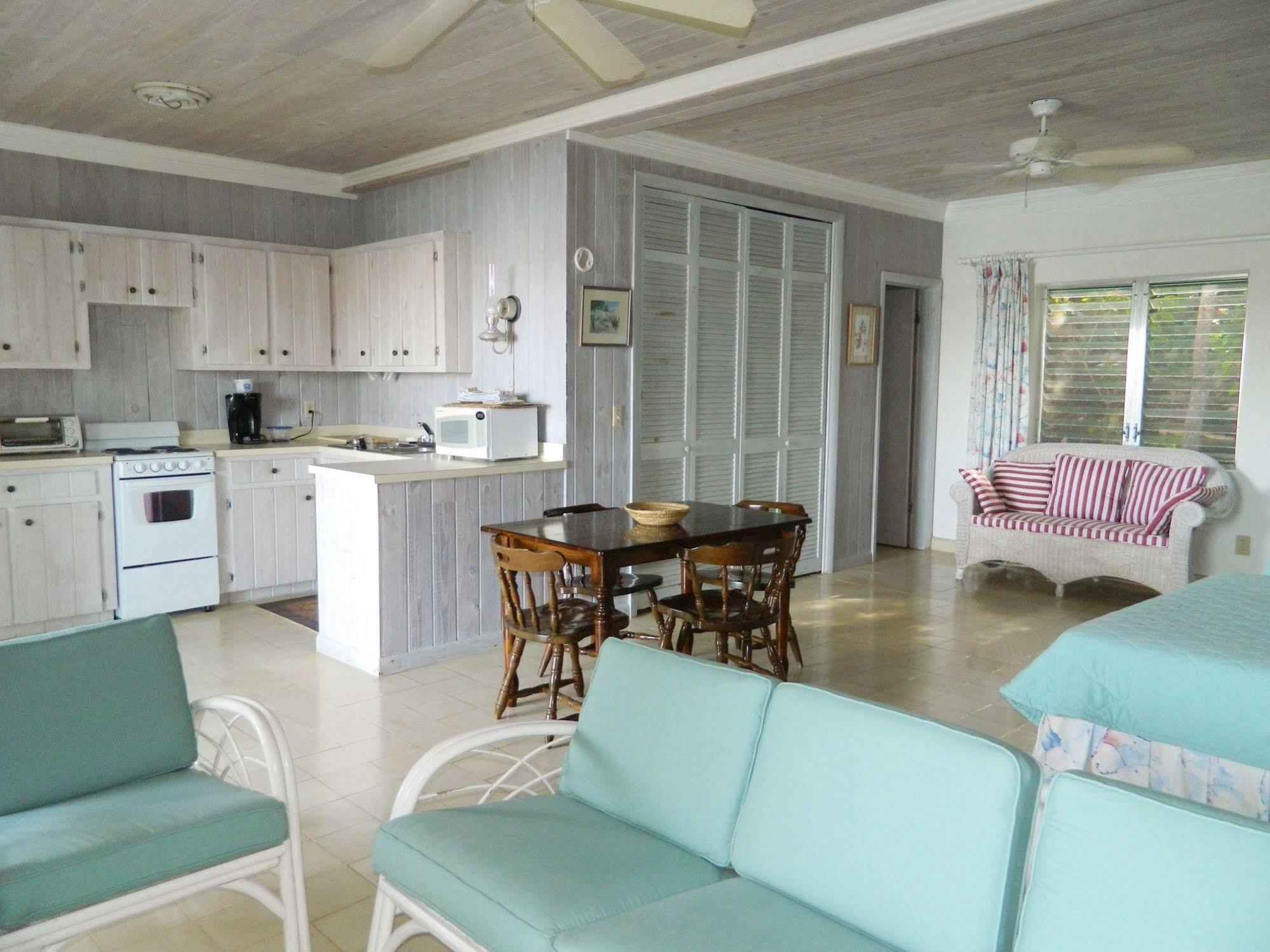 Hotel Regatta Point George Town Esterno foto