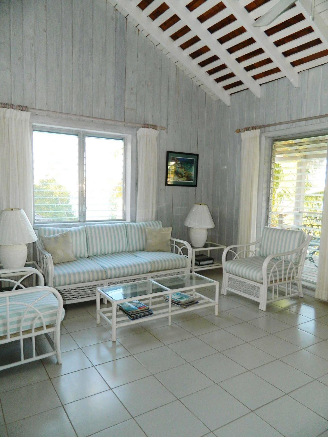 Hotel Regatta Point George Town Esterno foto