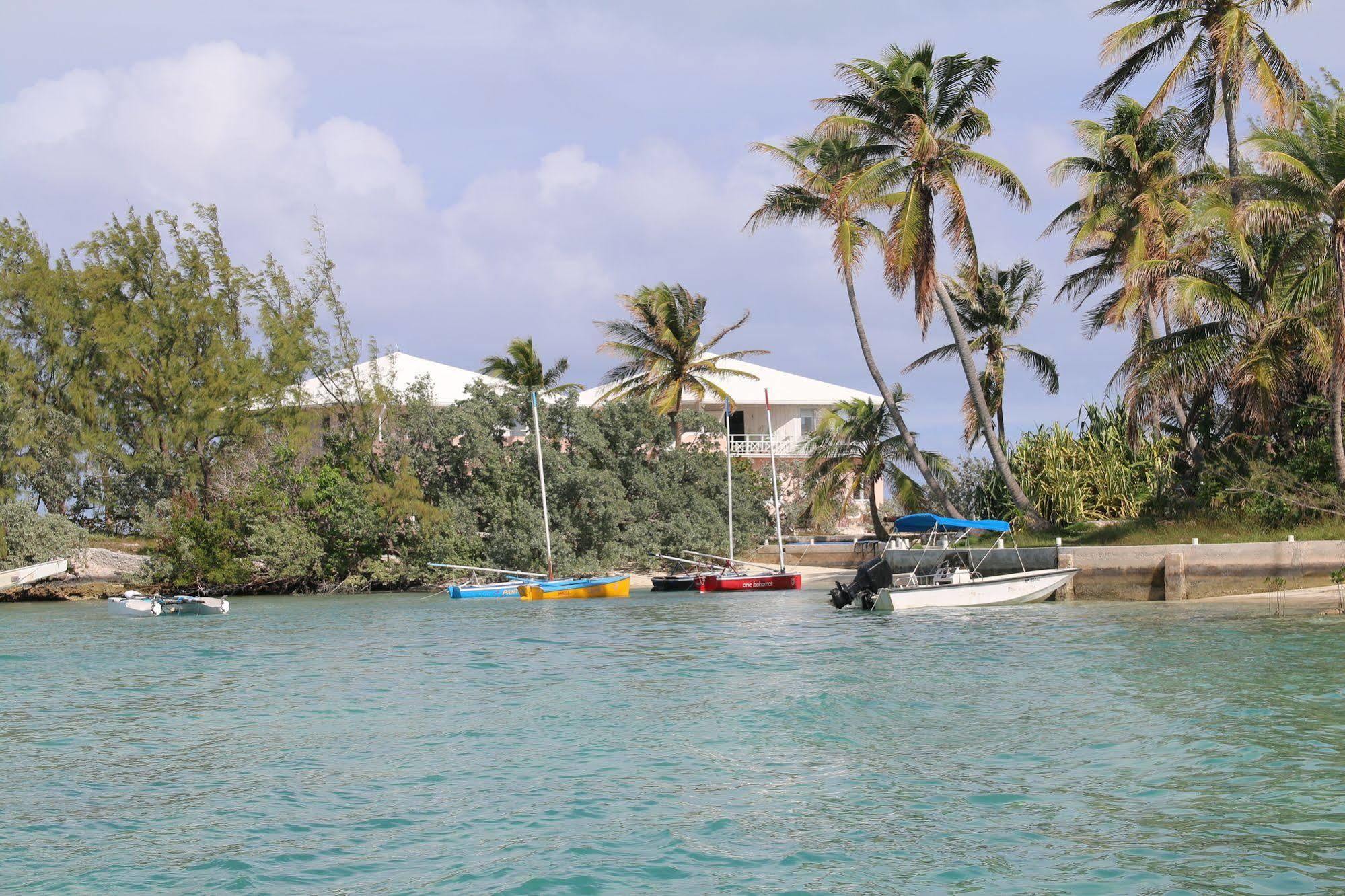 Hotel Regatta Point George Town Esterno foto